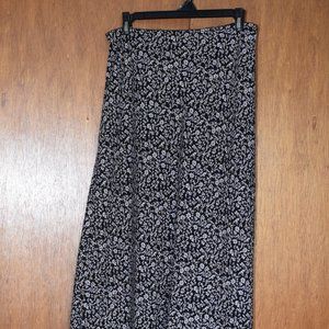 Old Navy Women's Floral Skirt, Black, Tan, Purple; Size 6